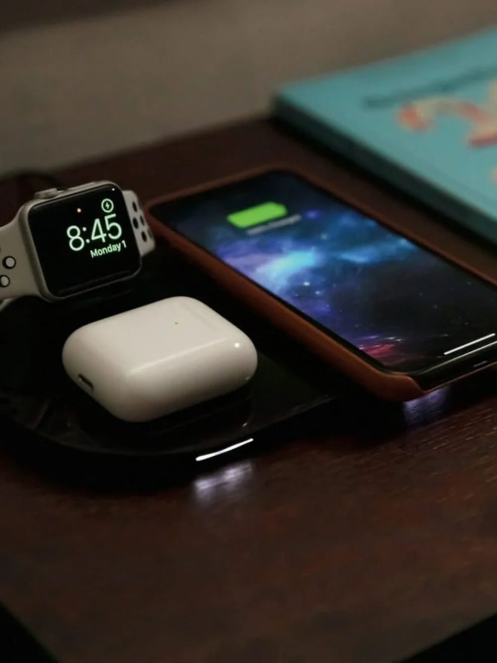 mophie Black Wireless Charging Station with Built-in Apple Watch Charger